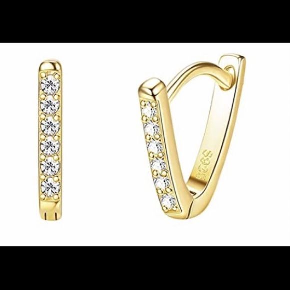 Jewelry - Gold tone v shaped hoop with pavé stones